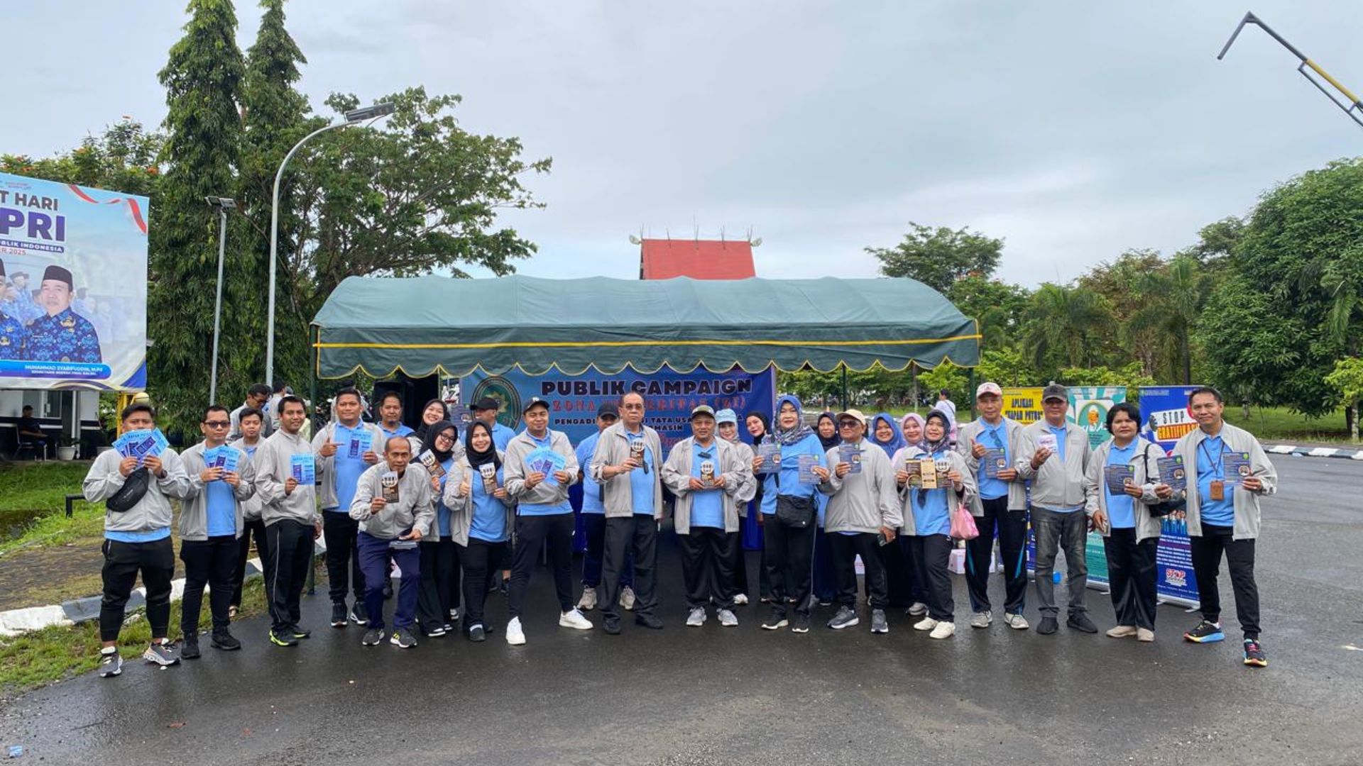 Pengadilan Tinggi Tata Usaha Negara Banjarmasin Selenggarakan Public Campaign di Bundaran Kantor Gubernur Kalimantan Selatan